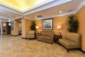 Hotel Holiday Express And East By Ihg